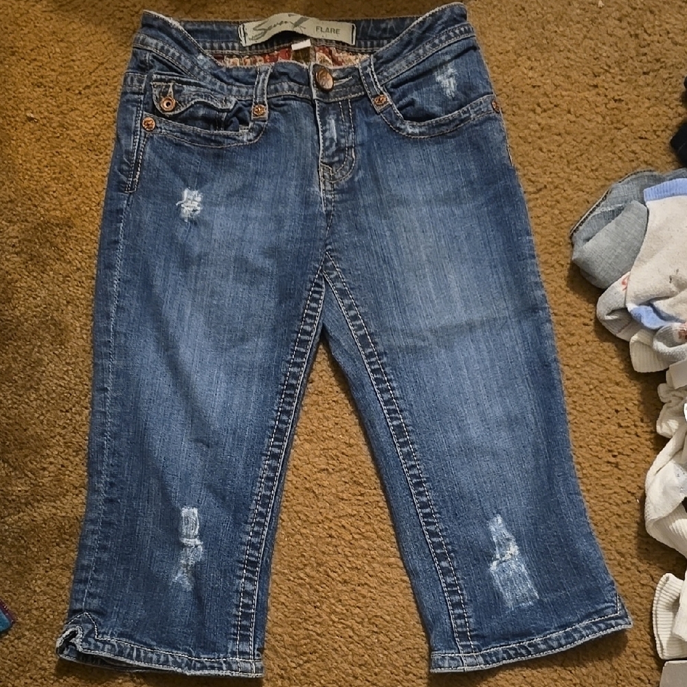 Seven7 Blue Flare capri with Distressed Details
